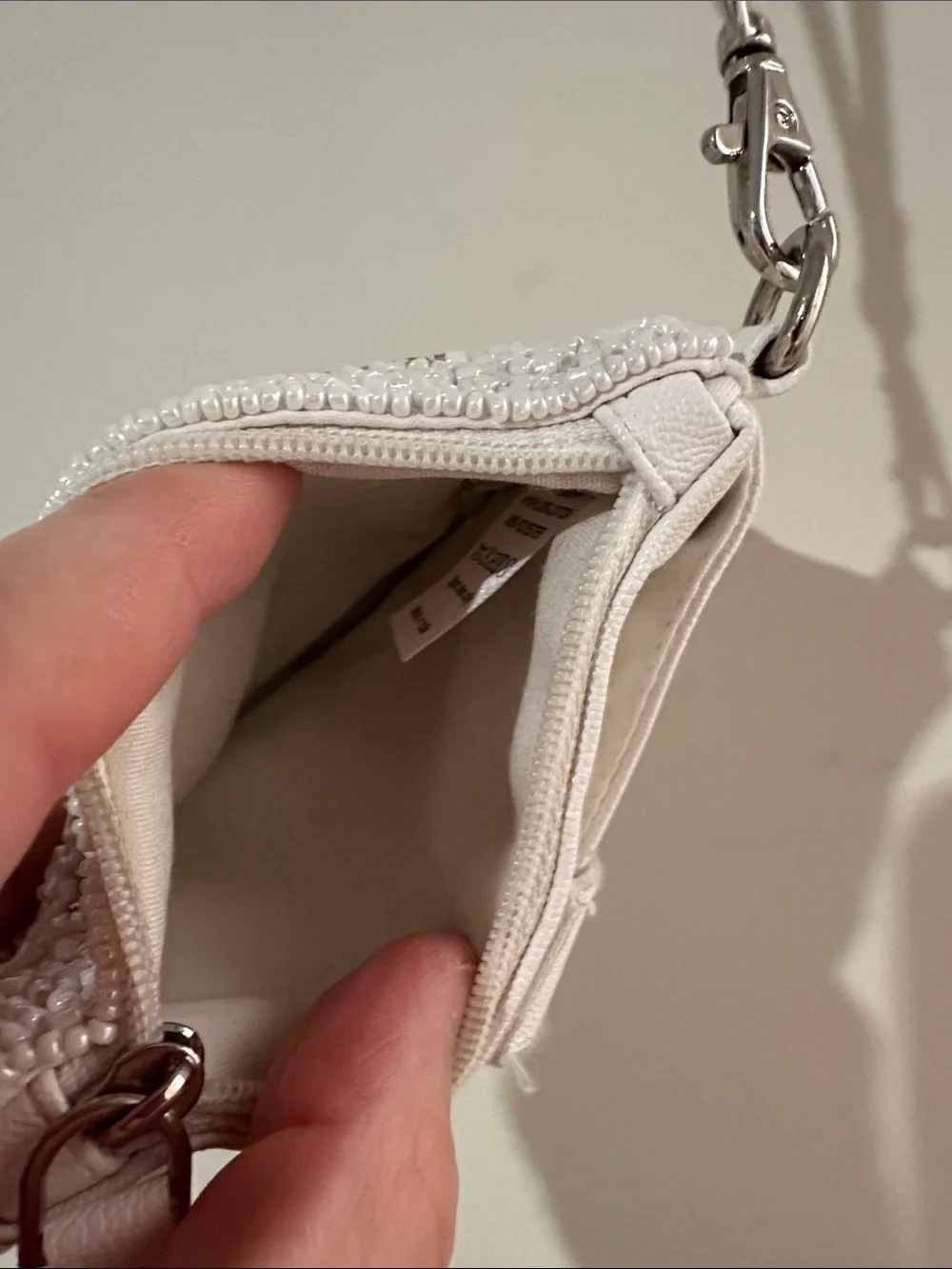 Altar'd State White Beaded 'Roomie' Key & Card Holder with Paw Accent